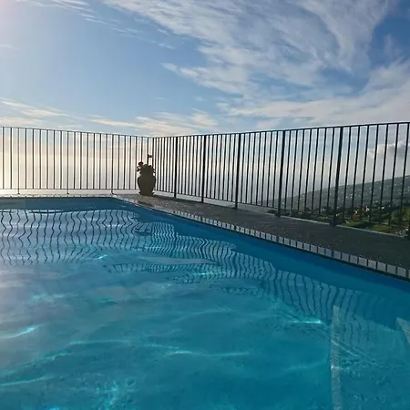 Refugio Da Serra - By Wehost Nyaraló *